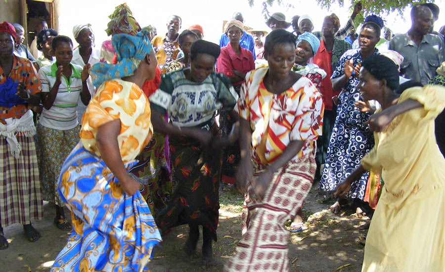 Kikarara community dance thank you to UCF. Diary of a Muzungu