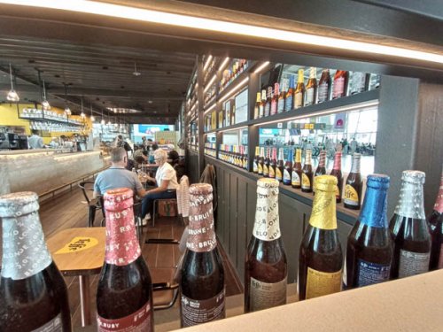 Brussels Airport, 2021. craft beers. Charlotte Beauvoisin
