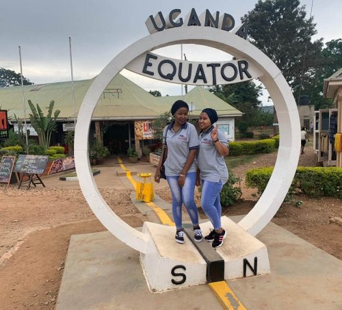 Equator Uganda. MuAfrika Adventures