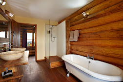 Kyaninga Lodge luxury bathroom. Fort Portal Uganda 