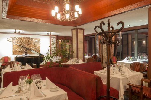 Nairobi Serena Hotel. Mandhari restaurant
